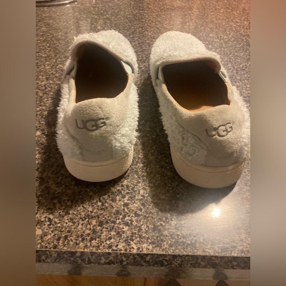 UGG Sherpa Slip-On Size 6 Light Blue